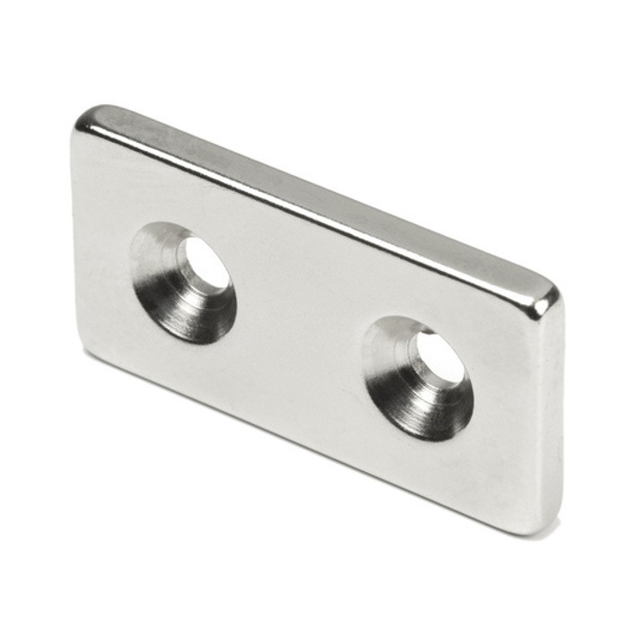 Magnet kváder 30x20x4mm s 2x dierou na M4 7kg(severný pól na strane s priehlbinami) N38 