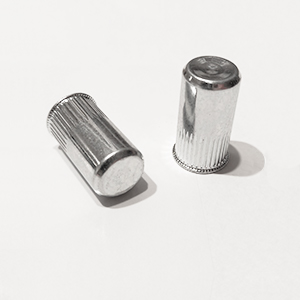 matica nitovacia  M 8x1,25  mikro hlava, ryh, driek UZAVRETÁ  ZN