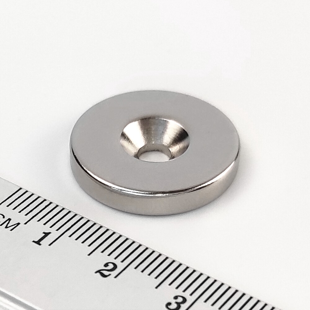 Magnet neodýmový valec 23×4 mm s dierou M4/6,6kg(severný pól na strane s priehlbinou)  N38, N SKU: V23-4-M4-N38-N 